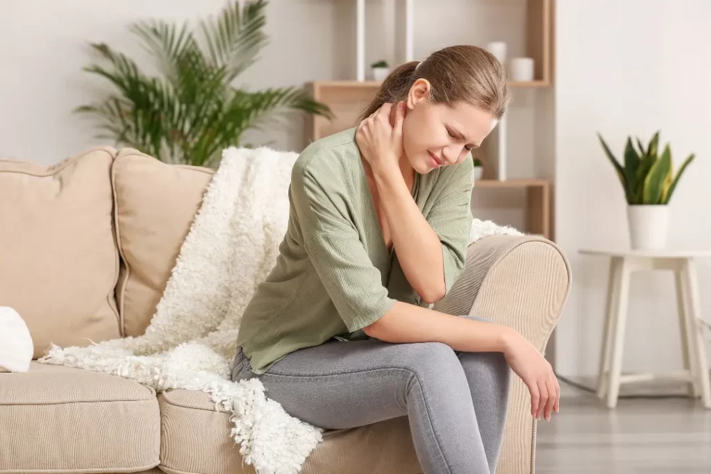 Yong girl with chronic neck pain and inflammation in it.